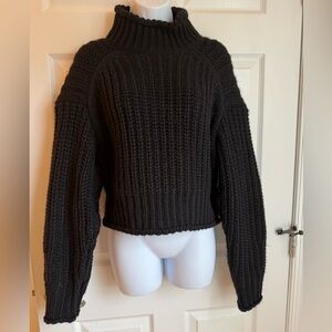 Chunky knit cropped black sweater